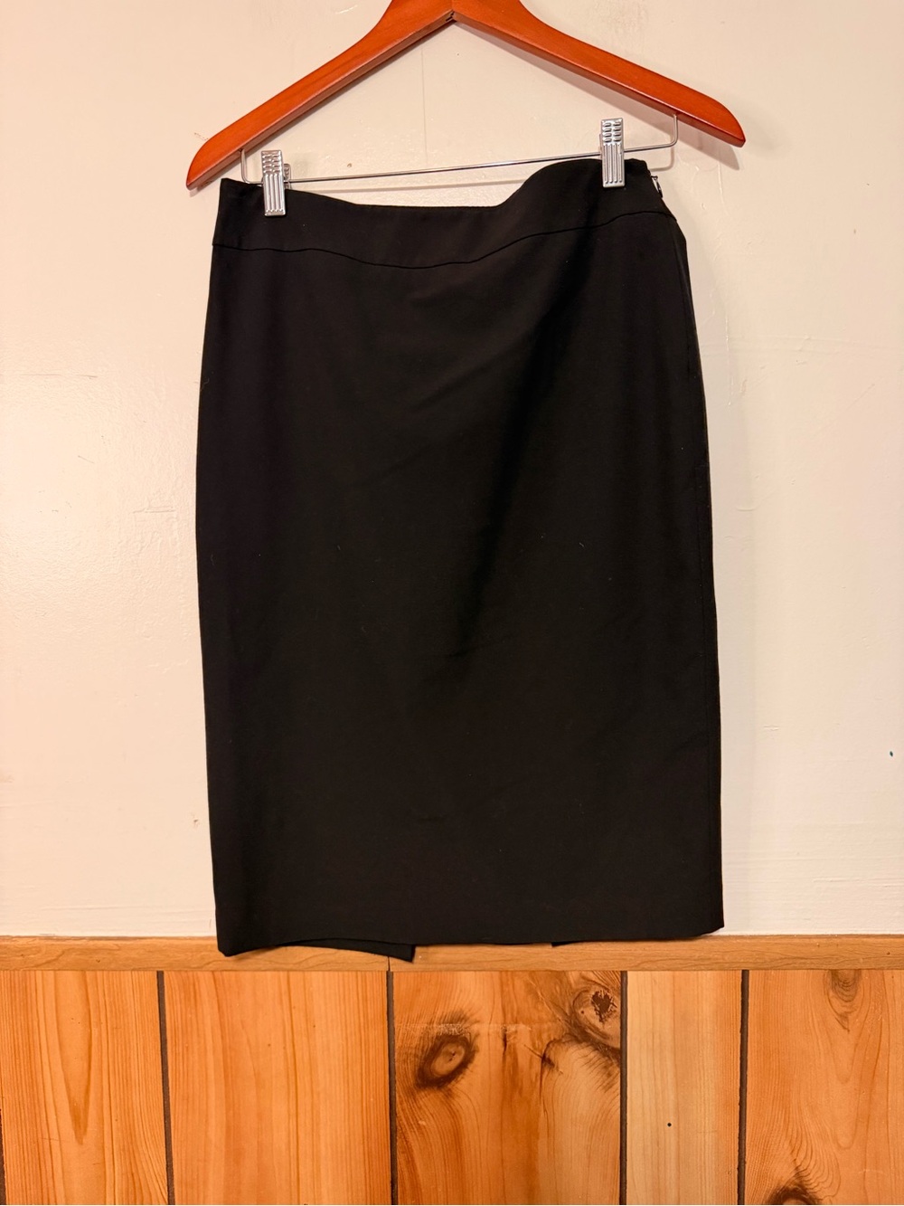 Ann Taylor Black Pencil Skirt — Sleek Workwear